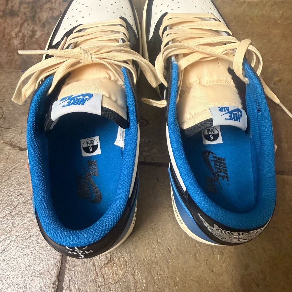 Fragment Design x Travis Scott x Air Jordan 1 Retro Low - Picture 6 of 6
